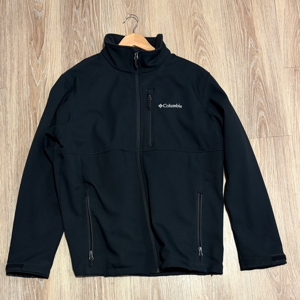 Columbia Men's Black Performance Jacket